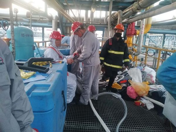 石油化工設備干冰清洗現(xiàn)場